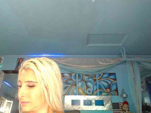 adrianna_fox webcam