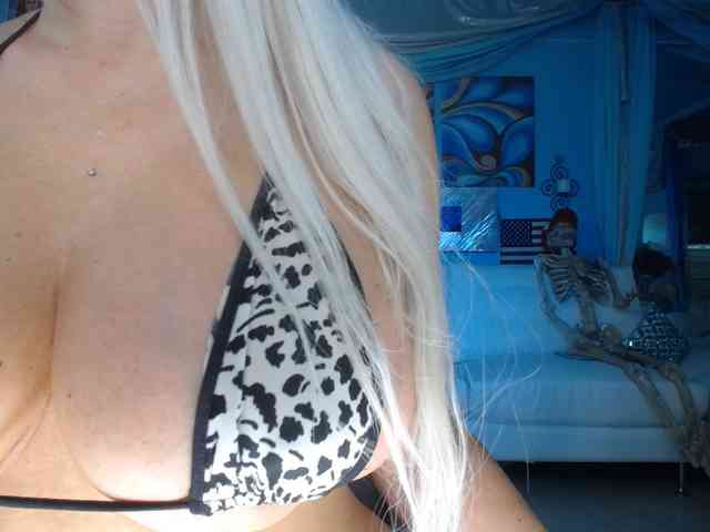 adrianna_fox webcam