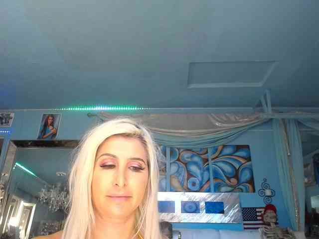 adrianna_fox webcam