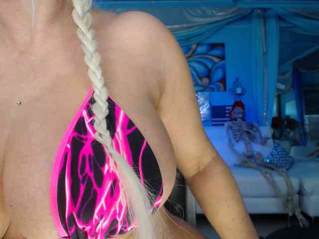 adrianna_fox adrianna_fox