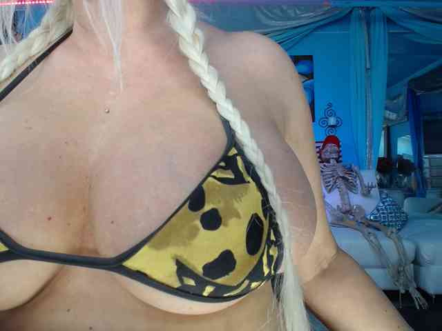 adrianna_fox webcam