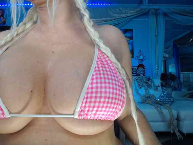 adrianna_fox webcam