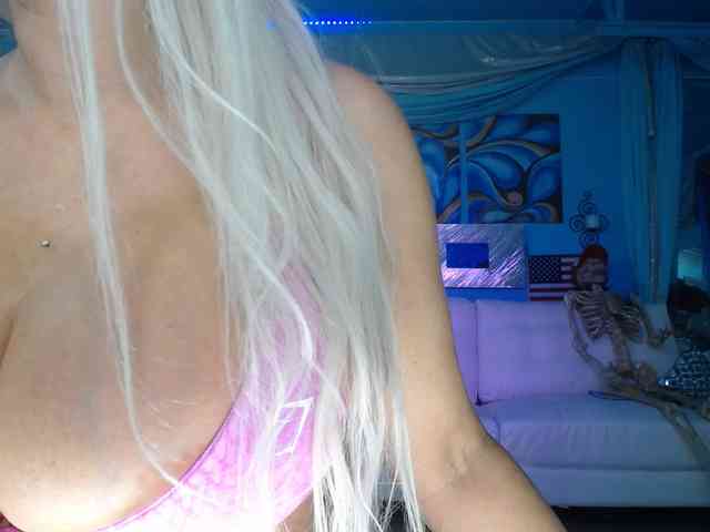 adrianna_fox webcam