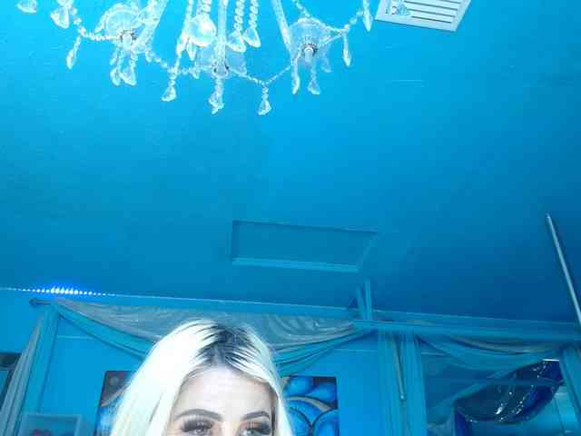 adrianna_fox adrianna_fox