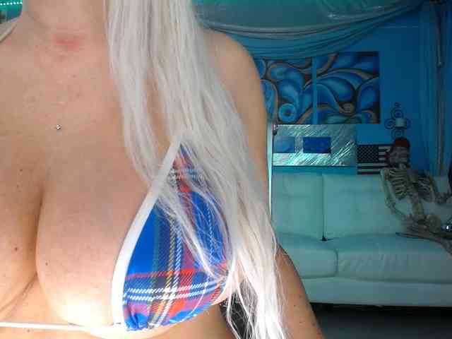 adrianna_fox webcam