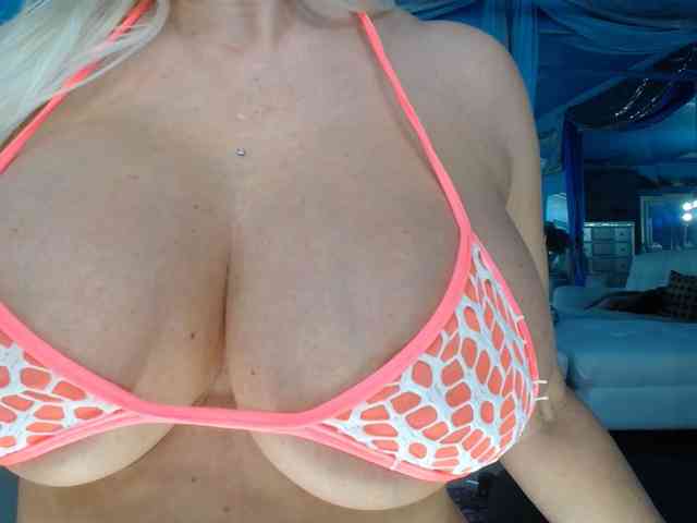 adrianna_fox webcam