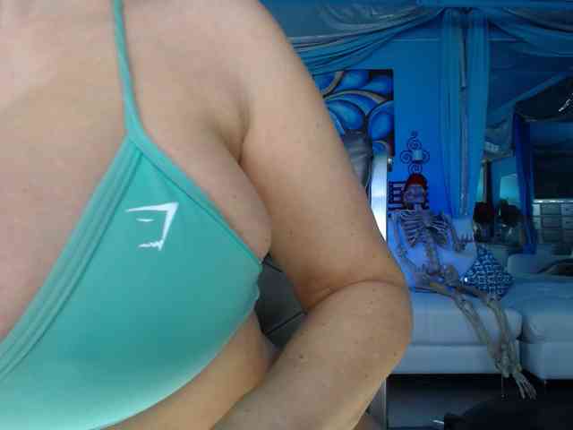 adrianna_fox webcam