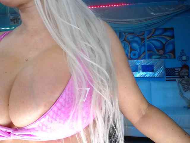 adrianna_fox webcam