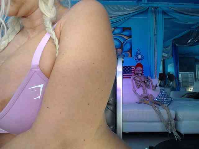 adrianna_fox webcam
