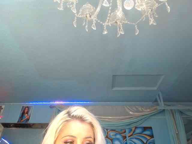 adrianna_fox webcam