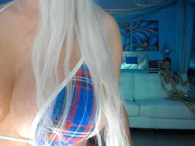 adrianna_fox webcam