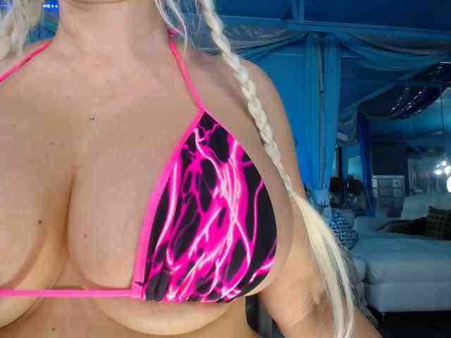 adrianna_fox adrianna_fox