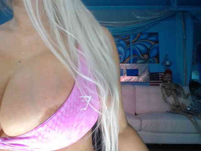 adrianna_fox webcam