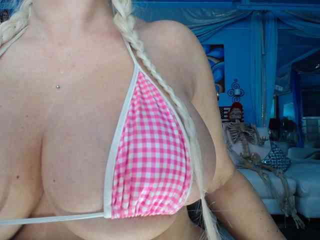 adrianna_fox webcam
