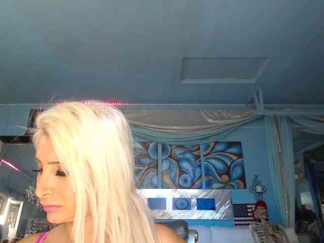 adrianna_fox webcam