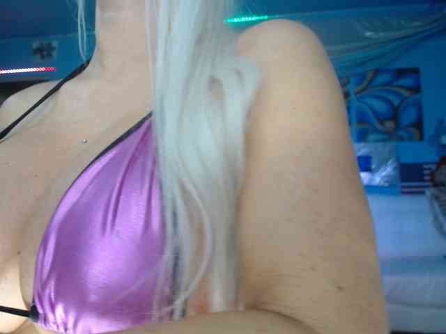 adrianna_fox webcam