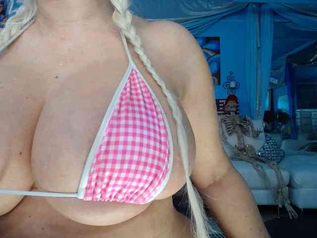 adrianna_fox webcam