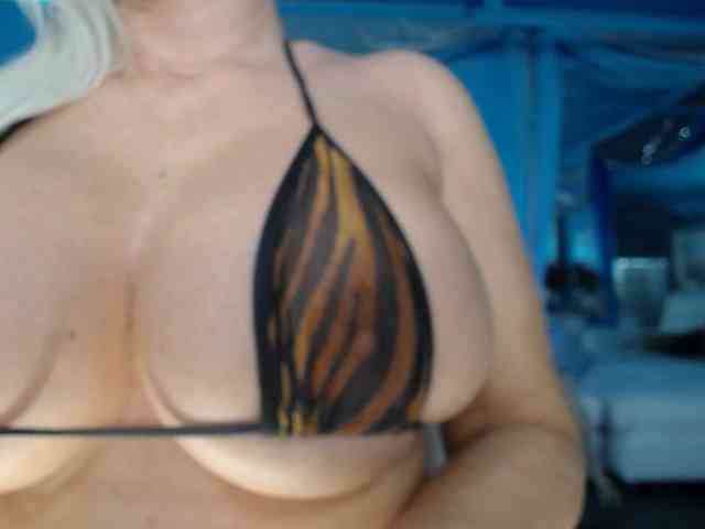adrianna_fox
