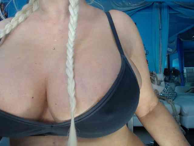 adrianna_fox webcam