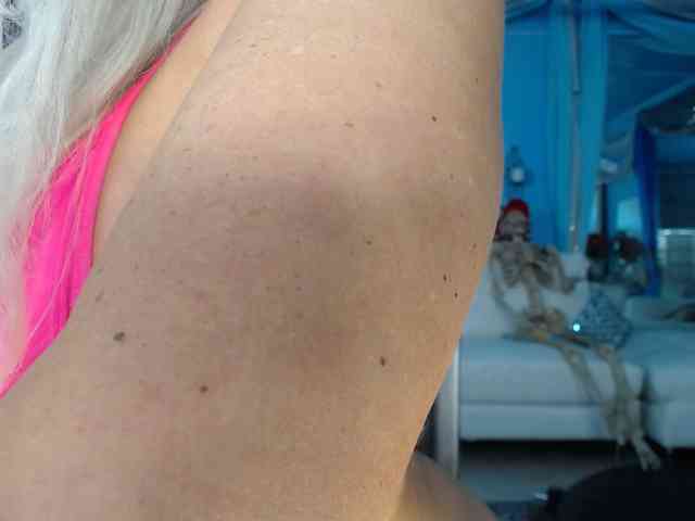 adrianna_fox webcam