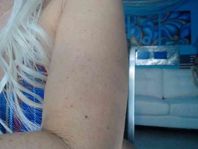 adrianna_fox webcam