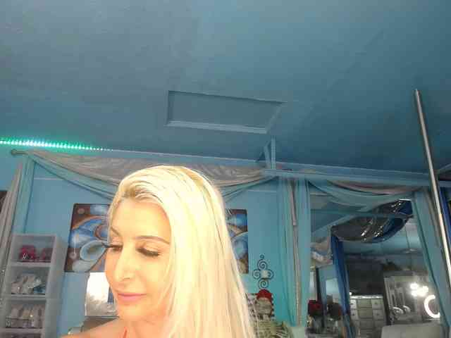 adrianna_fox webcam
