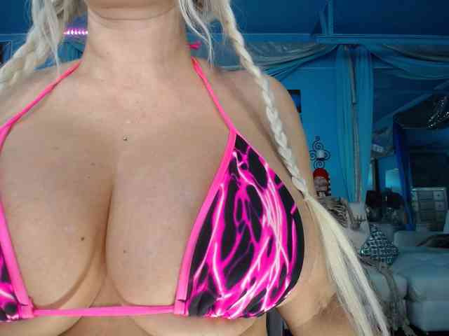 adrianna_fox adrianna_fox