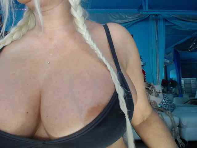 adrianna_fox webcam