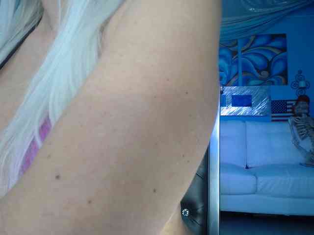 adrianna_fox webcam