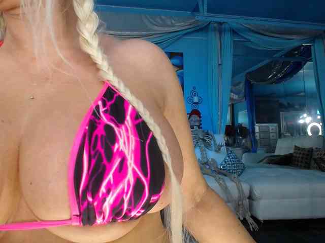 adrianna_fox adrianna_fox