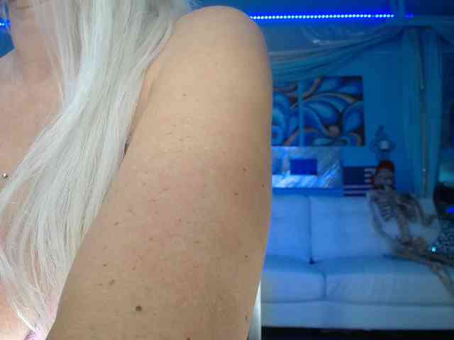 adrianna_fox webcam