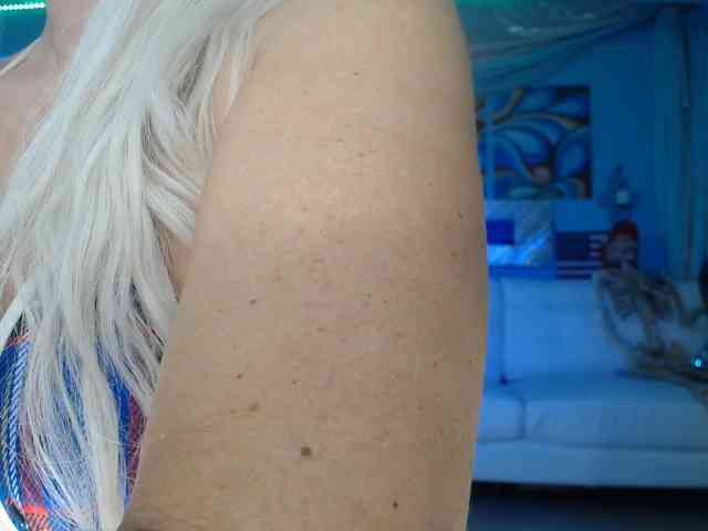 adrianna_fox webcam