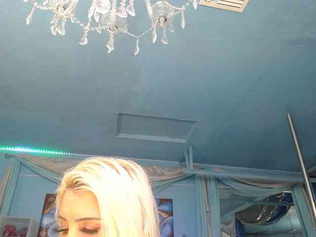 adrianna_fox webcam