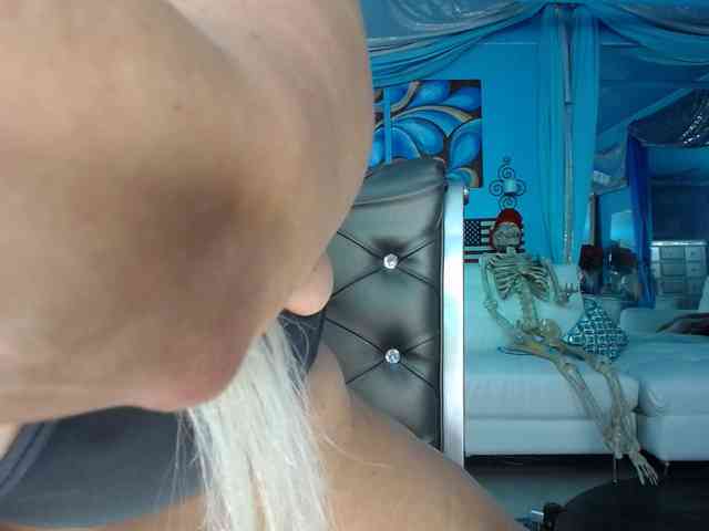 adrianna_fox webcam