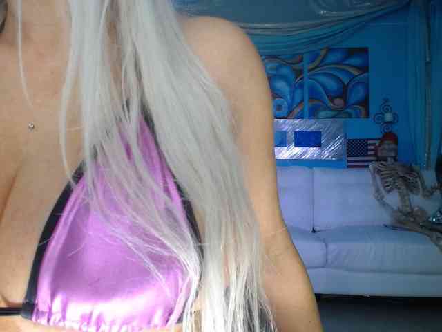 adrianna_fox webcam