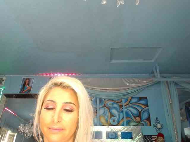 online chatting Adrianna Fox
