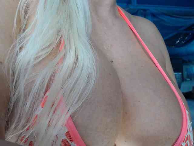 adrianna_fox webcam