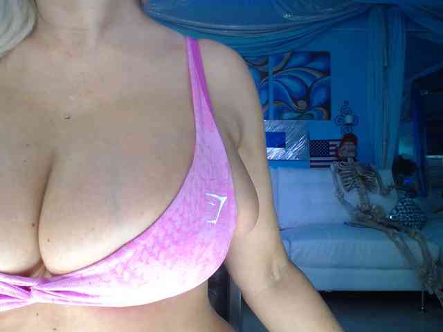 adrianna_fox webcam