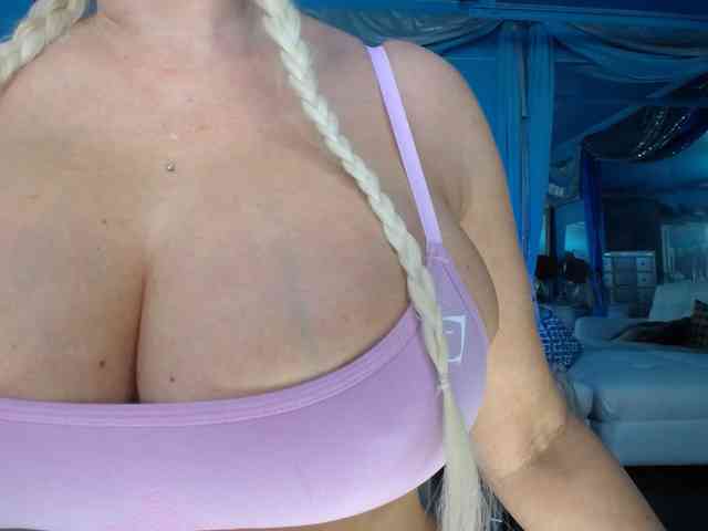 adrianna_fox adrianna_fox