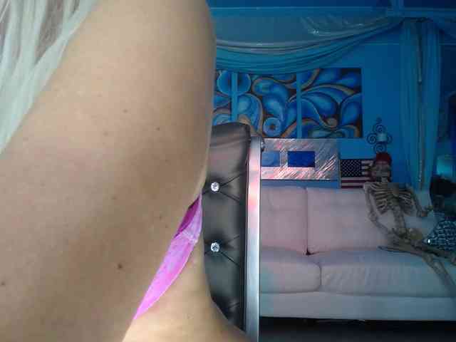 adrianna_fox webcam