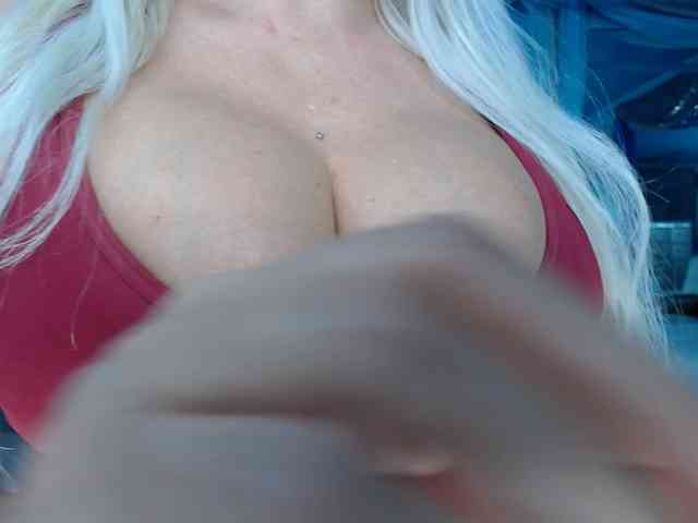 adrianna_fox webcam