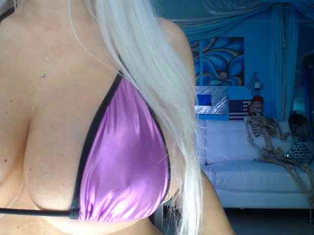 adrianna_fox webcam