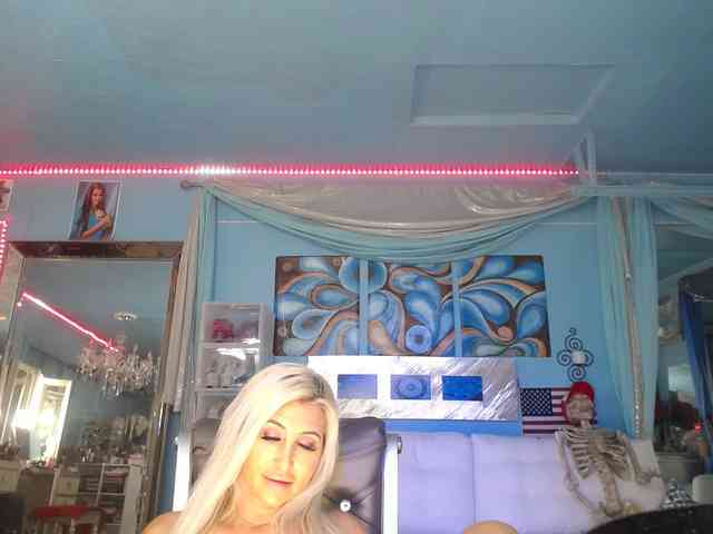 adrianna_fox webcam