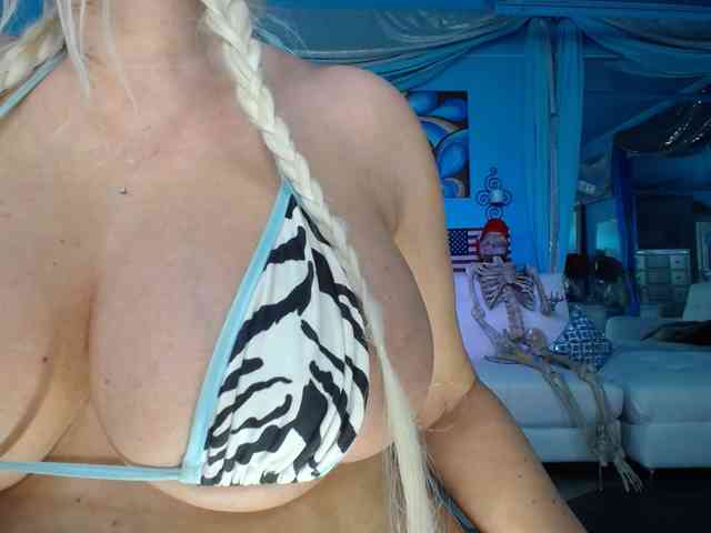 adrianna_fox webcam