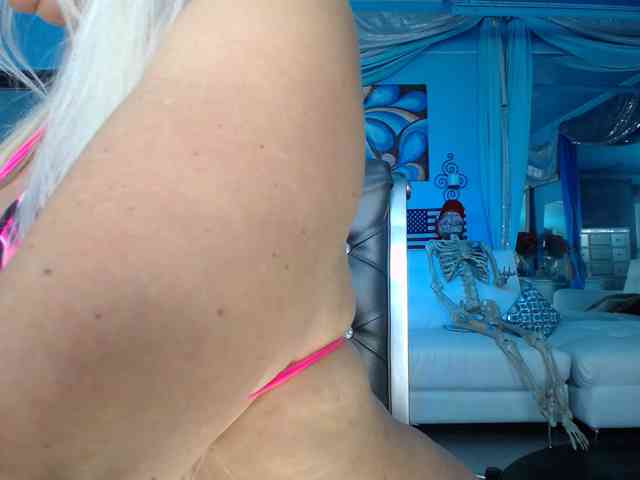 adrianna_fox webcam