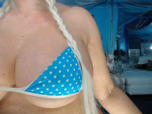 adrianna_fox adrianna_fox