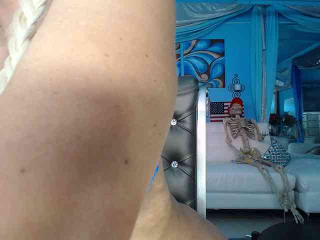 adrianna_fox webcam