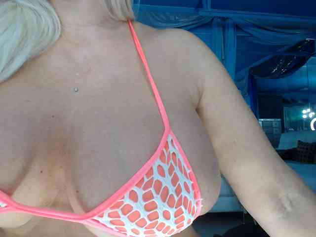 adrianna_fox webcam