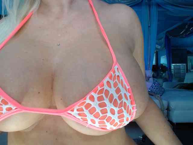adrianna_fox webcam