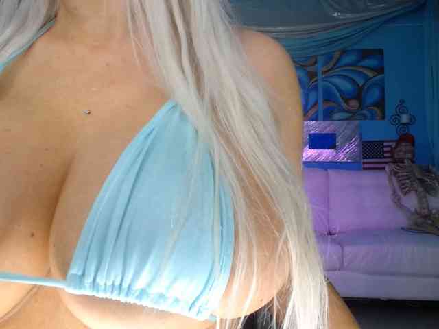 adrianna_fox webcam